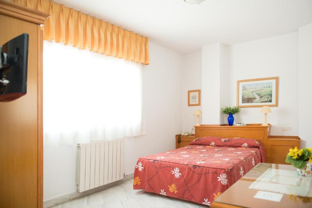 Rumah tetamu Camino Real 2*